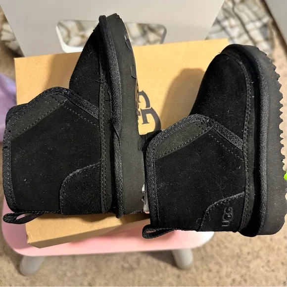 UGG 
Toddlers' Neumel EZ-Fit Chukka - Picture 3 of 7